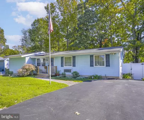 4913 Chestnut St, Shady Side, MD 20764