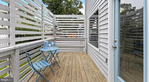 Exterior - 1231 Shore Dr, Edgewater, MD 21037 photo 9 of 12