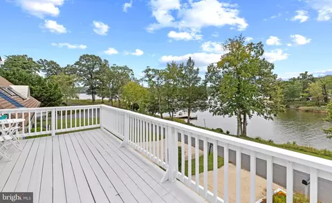 Exterior - 1231 Shore Dr, Edgewater, MD 21037 photo 3 of 12