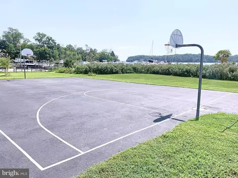 Exterior - 1231 Shore Dr, Edgewater, MD 21037 photo 10 of 12