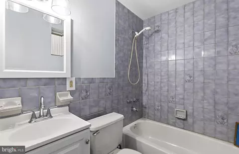 Bath - 1231 Shore Dr, Edgewater, MD 21037 photo 5 of 5