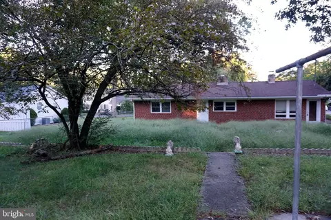 Exterior - 7948 Oak Rd, Pasadena, MD 21122 photo 4 of 9