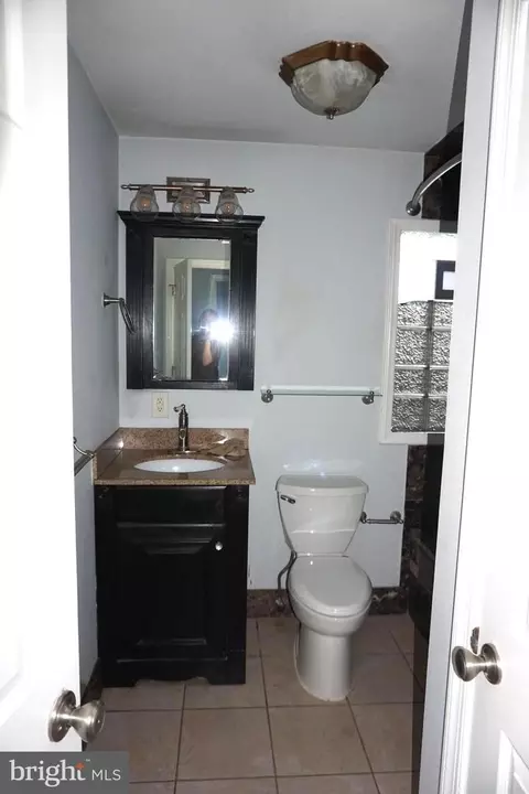 Bath - 7948 Oak Rd, Pasadena, MD 21122 photo 1 of 3