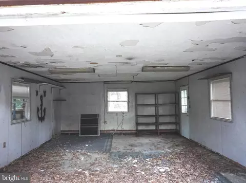 Other - 7948 Oak Rd, Pasadena, MD 21122 photo 3 of 9