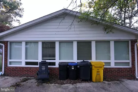 Exterior - 7948 Oak Rd, Pasadena, MD 21122 photo 8 of 9