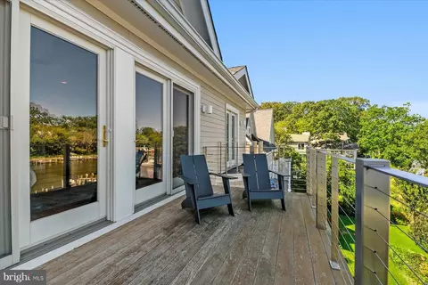 Exterior - 145 Spa Dr, Annapolis, MD 21403 photo 8 of 17