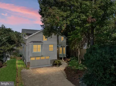 Exterior - 145 Spa Dr, Annapolis, MD 21403 photo 1 of 17