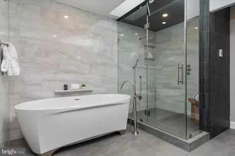 Bath - 145 Spa Dr, Annapolis, MD 21403 photo 2 of 7