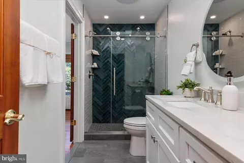 Bath - 145 Spa Dr, Annapolis, MD 21403 photo 3 of 7