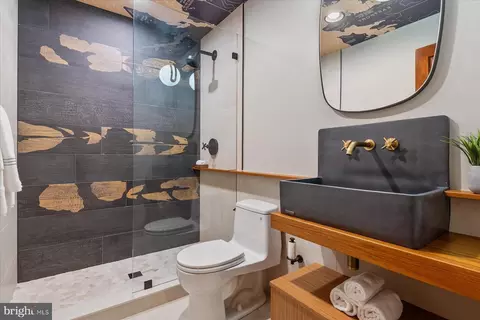 Bath - 145 Spa Dr, Annapolis, MD 21403 photo 5 of 7