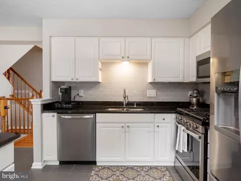 8539 Pine Meadows Dr, Odenton, MD 21113 photo 9