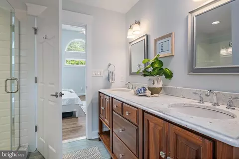 Bath - 1634 Ridout Rd, Annapolis, MD 21409 photo 5 of 7