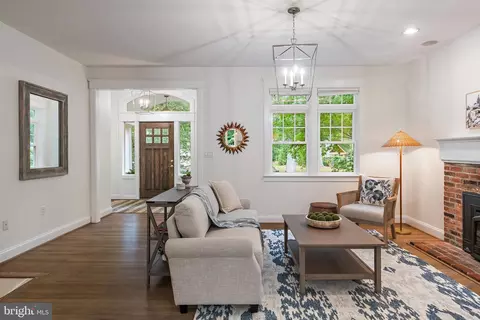 Entry Way - 1634 Ridout Rd, Annapolis, MD 21409 photo 5 of 9