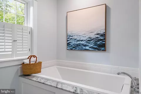 Bath - 1634 Ridout Rd, Annapolis, MD 21409 photo 4 of 7