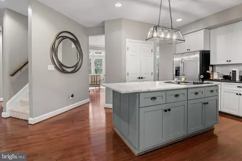 Entry Way - 8504 Summershade Dr, Odenton, MD 21113 photo 3 of 11