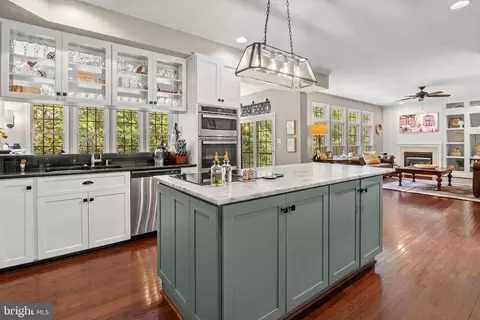 Kitchen - 8504 Summershade Dr, Odenton, MD 21113 photo 3 of 7
