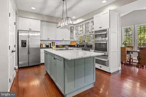 Kitchen - 8504 Summershade Dr, Odenton, MD 21113 photo 2 of 7