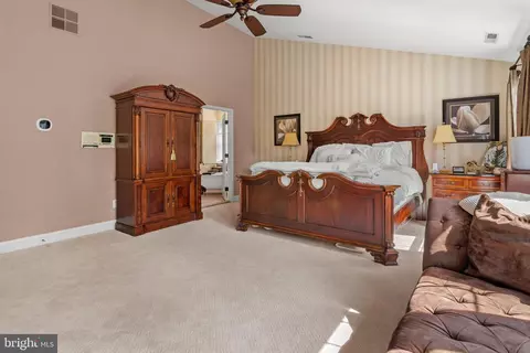 Bedroom - 8504 Summershade Dr, Odenton, MD 21113 photo 3 of 13