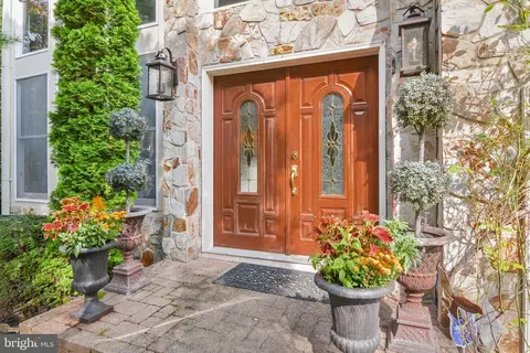 Entry Way - 8504 Summershade Dr, Odenton, MD 21113 photo 11 of 11