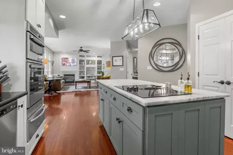 Kitchen - 8504 Summershade Dr, Odenton, MD 21113 photo 4 of 7