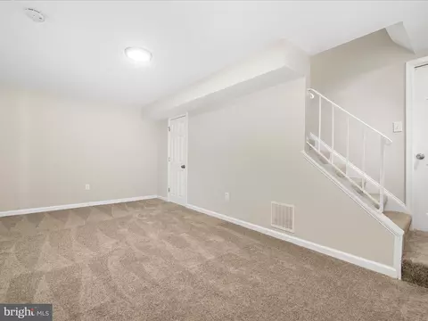 Living - 1185 Annis Squam Harbour, Pasadena, MD 21122 photo 4 of 6