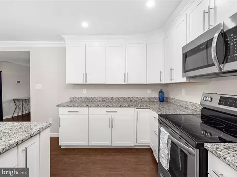 Kitchen - 1185 Annis Squam Harbour, Pasadena, MD 21122 photo 3 of 4
