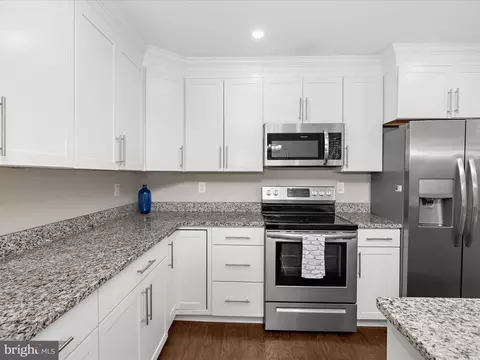 Kitchen - 1185 Annis Squam Harbour, Pasadena, MD 21122 photo 2 of 4