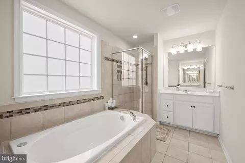Entry Way - 8143 Ridgely Loop, Severn, MD 21144 photo 6 of 10