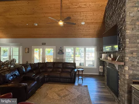 910 Severn Ave, Edgewater, MD 21037 photo 19
