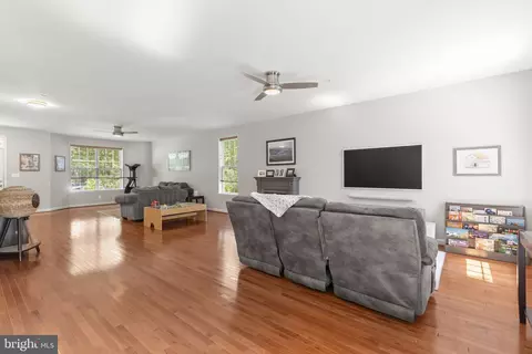 933 Marzoff Rd, Deale, MD 20751 photo 6
