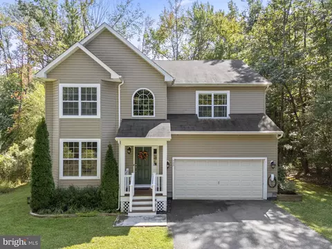 933 Marzoff Rd, Deale, MD 20751