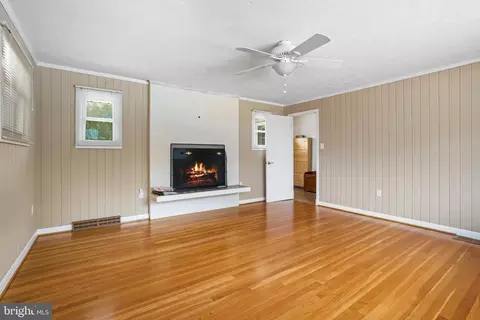 Living - 2718 Riva Rd, Annapolis, MD 21401 photo 1 of 6