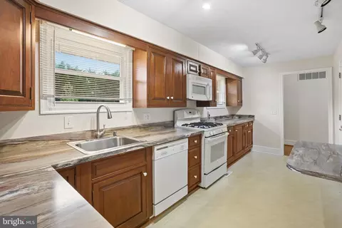Kitchen - 2718 Riva Rd, Annapolis, MD 21401 photo 1 of 2