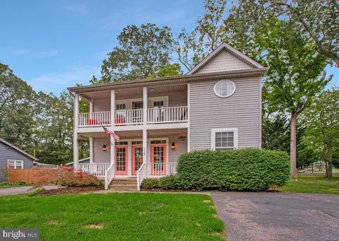 5700 N Shore Pkwy, Churchton, MD 20733