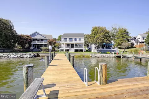 528 Bayview Point Dr, Edgewater, MD 21037 photo 1