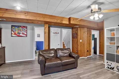 Entry Way - 639 Cedar Dr, Pasadena, MD 21122 photo 3 of 3
