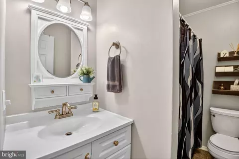 Bath - 639 Cedar Dr, Pasadena, MD 21122 photo 2 of 3