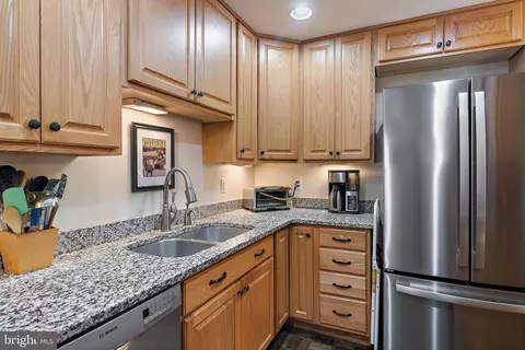 Kitchen - 7 Georgetown Ct, Annapolis, MD 21403 photo 2 of 4