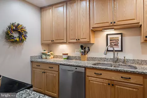 Kitchen - 7 Georgetown Ct, Annapolis, MD 21403 photo 4 of 4
