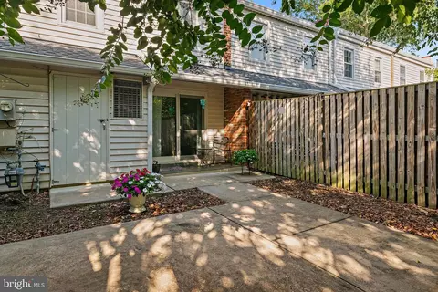 Exterior - 7 Georgetown Ct, Annapolis, MD 21403 photo 3 of 5