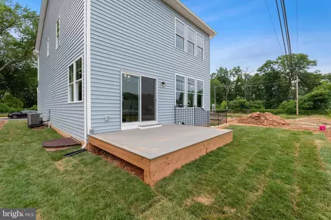 Exterior - 305 A Lakeview Ave, Edgewater, MD 21037 photo 4 of 4