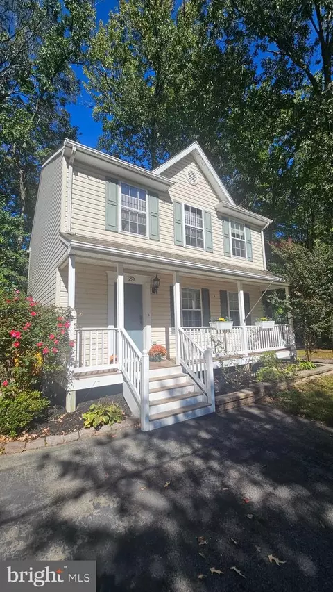 1250 Juniper St, Shady Side, MD 20764