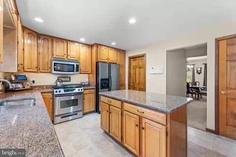 Kitchen - 1433 Gilbert Rd, Arnold, MD 21012 photo 5 of 5
