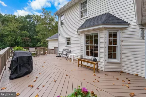 Exterior - 1433 Gilbert Rd, Arnold, MD 21012 photo 9 of 14