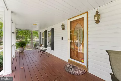 Exterior - 1433 Gilbert Rd, Arnold, MD 21012 photo 3 of 14