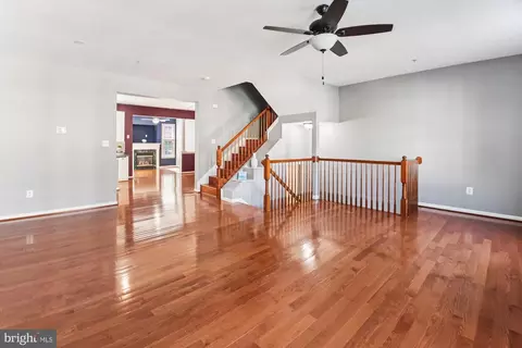 Living - 2113 Millhaven Dr #25 113, Edgewater, MD 21037 photo 3 of 5