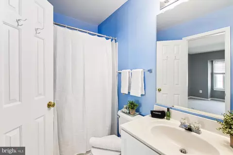 Bath - 2113 Millhaven Dr #25 113, Edgewater, MD 21037 photo 2 of 3