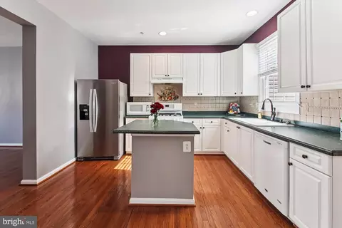 Kitchen - 2113 Millhaven Dr #25 113, Edgewater, MD 21037 photo 2 of 3