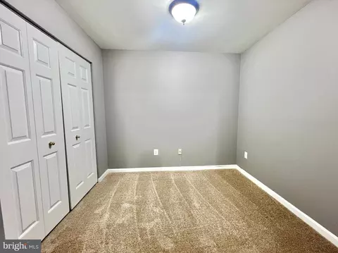 Bedroom - 2113 Millhaven Dr #25 113, Edgewater, MD 21037 photo 2 of 2