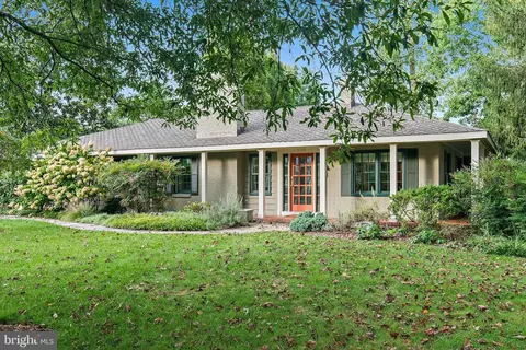 214 Wardour Dr, Annapolis, MD 21401